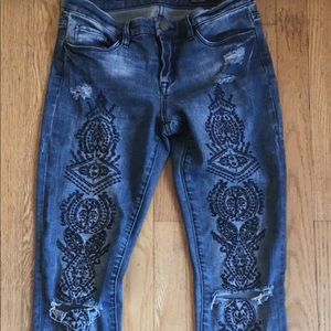 Blank NYC Embroidered skinny Jeans Size 26